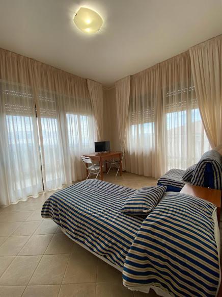 Hotel Residence Due Mari Marcellinara Extérieur photo