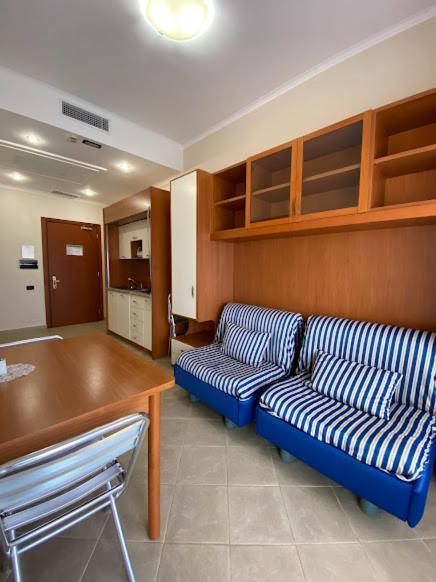 Hotel Residence Due Mari Marcellinara Extérieur photo